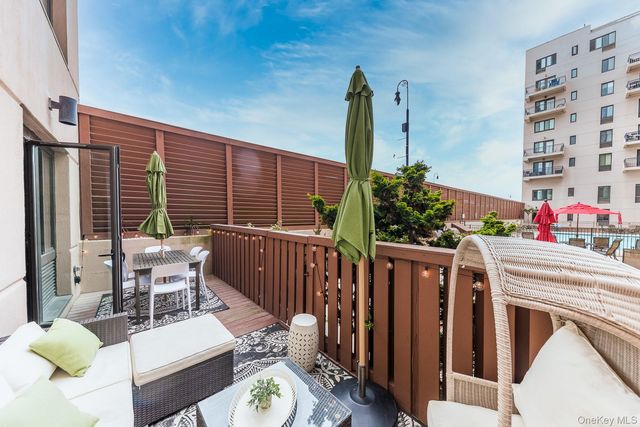 100 W Broadway 1H, Long Beach, NY 11561