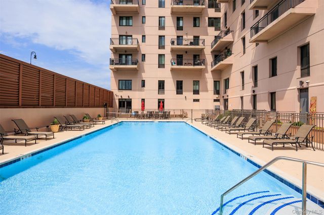 100 W Broadway 1H, Long Beach, NY 11561