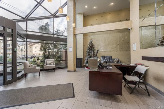100 W Broadway 1H, Long Beach, NY 11561