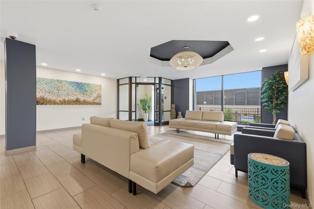 100 W Broadway 1H, Long Beach, NY 11561