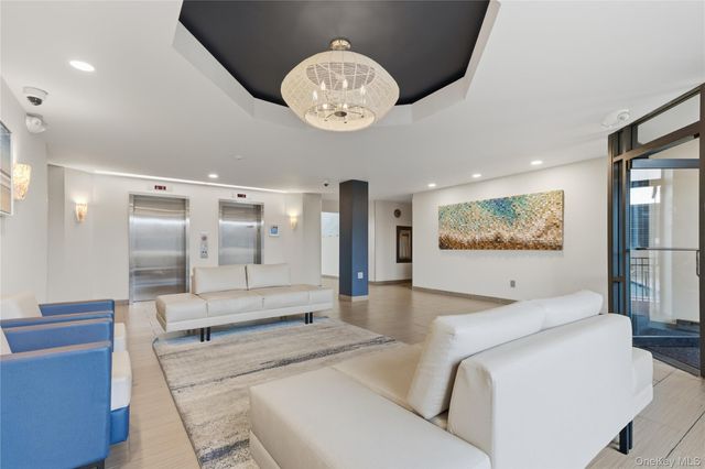100 W Broadway 1H, Long Beach, NY 11561