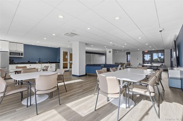 100 W Broadway 1H, Long Beach, NY 11561