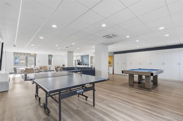 100 W Broadway 1H, Long Beach, NY 11561