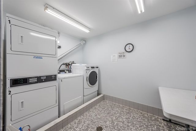 100 W Broadway 1H, Long Beach, NY 11561