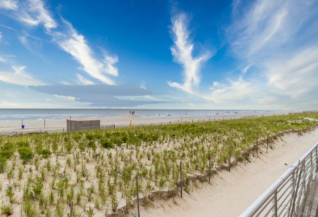 100 W Broadway 1H, Long Beach, NY 11561