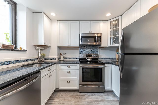 100 W Broadway 1H, Long Beach, NY 11561