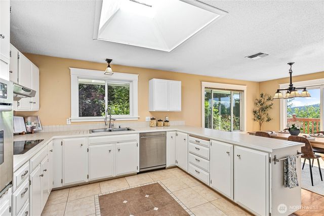 909 Queen Street, Bellingham, WA 98229