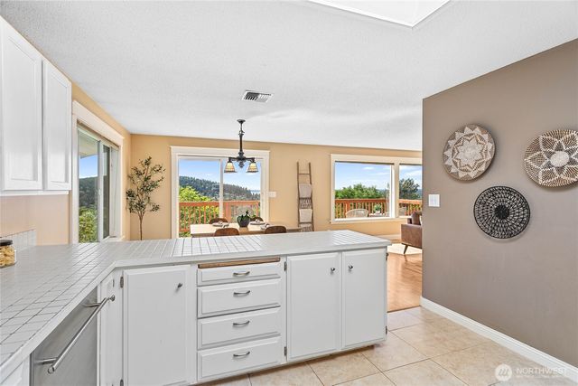909 Queen Street, Bellingham, WA 98229