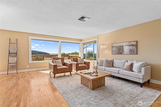 909 Queen Street, Bellingham, WA 98229