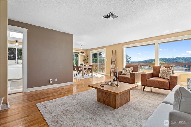 909 Queen Street, Bellingham, WA 98229