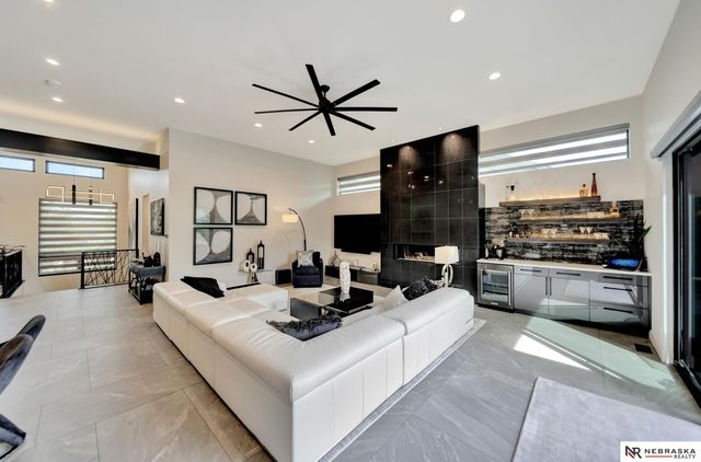 9619 Toma Road, Lincoln, NE 68526