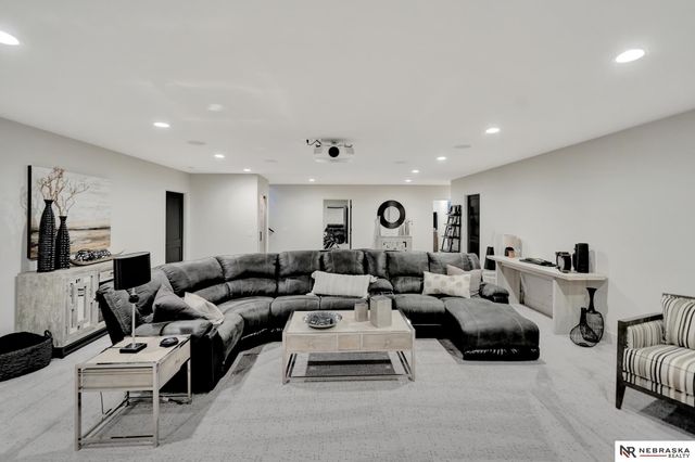 9619 Toma Road, Lincoln, NE 68526