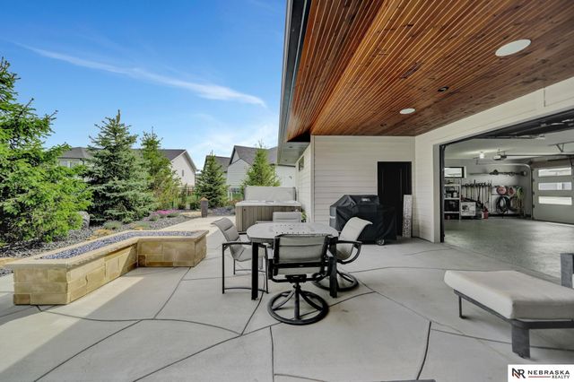 9619 Toma Road, Lincoln, NE 68526