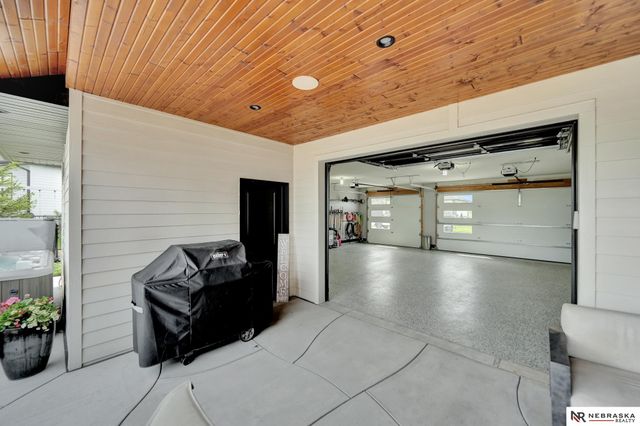 9619 Toma Road, Lincoln, NE 68526