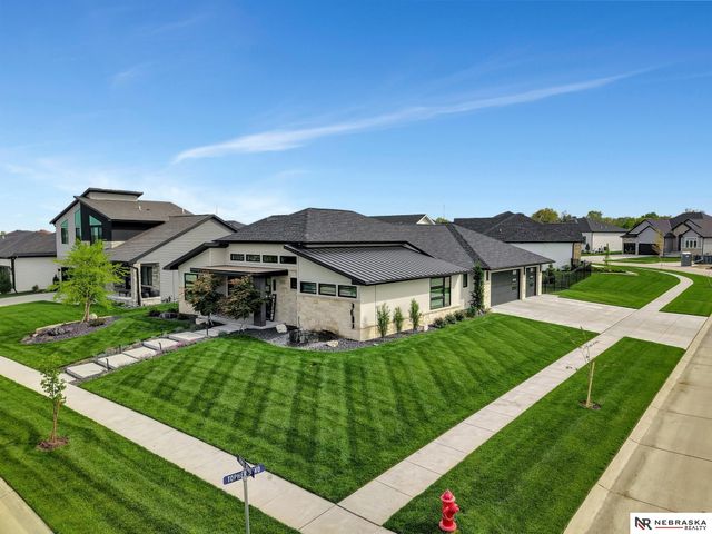 9619 Toma Road, Lincoln, NE 68526