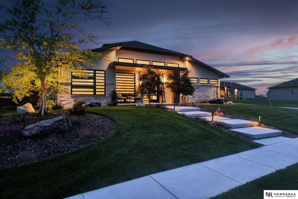 9619 Toma Road, Lincoln, NE 68526