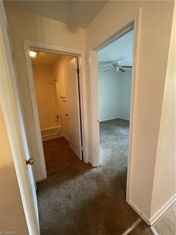 2000 Swaim Ridge Circle G, Winston-salem, NC 27127