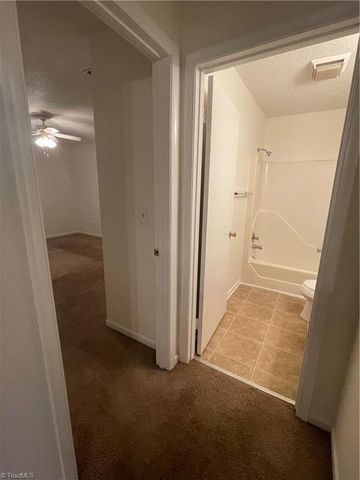 2000 Swaim Ridge Circle G, Winston-salem, NC 27127