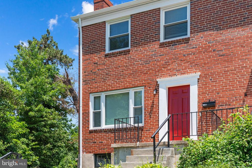 6023 CHINQUAPIN PKWY, Baltimore, MD 21239