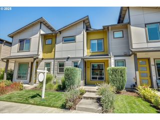 142 Sw LANCASTER Ct, Troutdale, OR 97060
