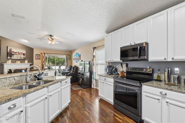 2547 CARSON OAKS Drive, Jacksonville, FL 32221