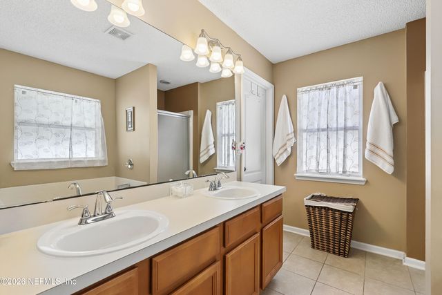 2547 CARSON OAKS Drive, Jacksonville, FL 32221