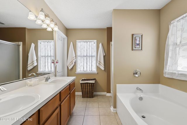 2547 CARSON OAKS Drive, Jacksonville, FL 32221