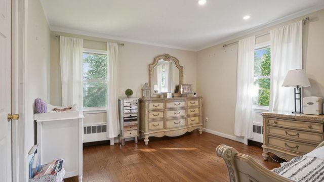 25 Manor Avenue, White Plains, NY 10605