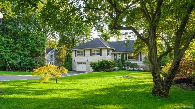 25 Manor Avenue, White Plains, NY 10605