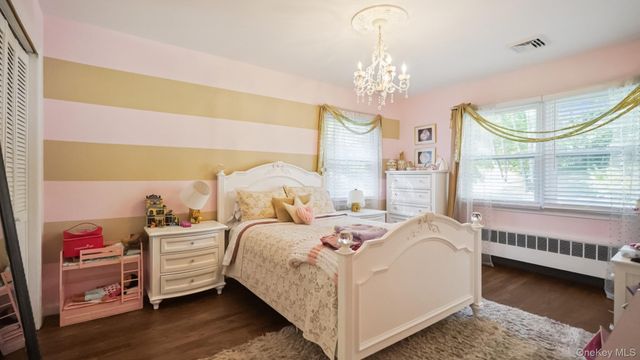 25 Manor Avenue, White Plains, NY 10605