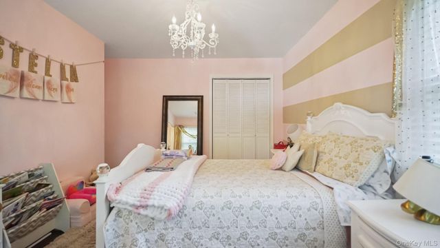 25 Manor Avenue, White Plains, NY 10605