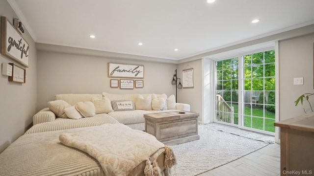 25 Manor Avenue, White Plains, NY 10605