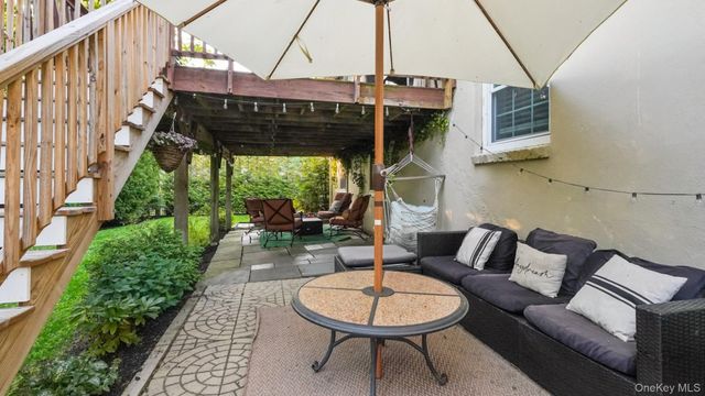 25 Manor Avenue, White Plains, NY 10605