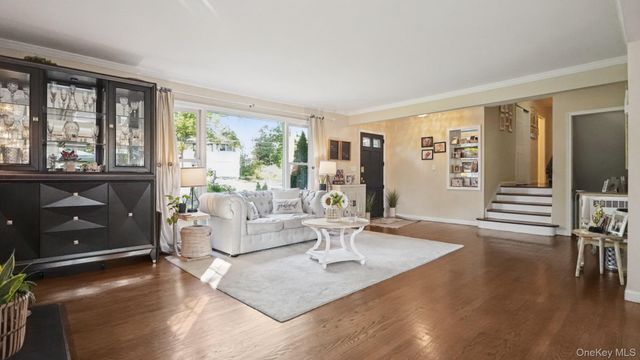 25 Manor Avenue, White Plains, NY 10605