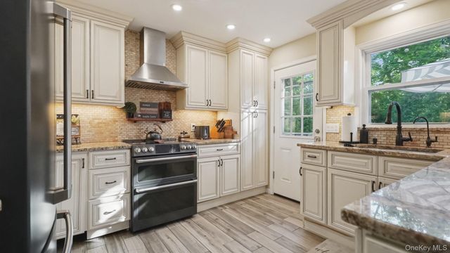 25 Manor Avenue, White Plains, NY 10605