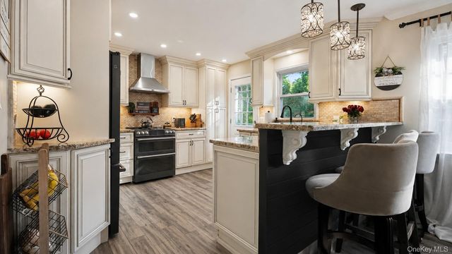 25 Manor Avenue, White Plains, NY 10605