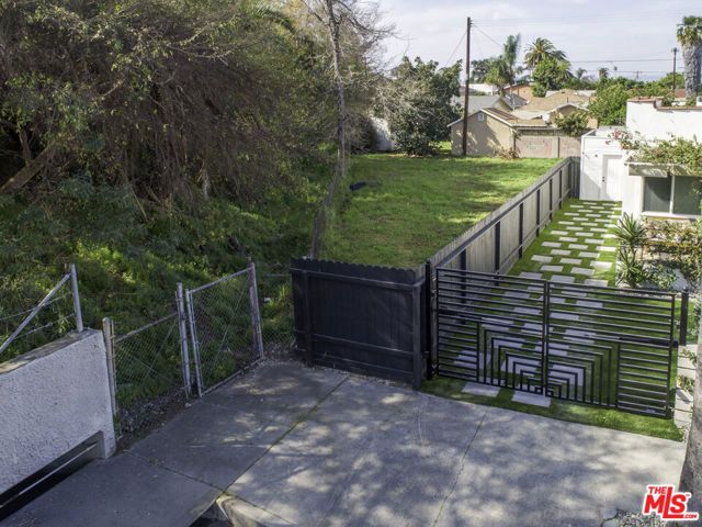 2303 S Palm Grove Drive, Los Angeles, CA 90016