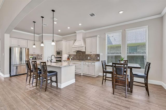 1645 Longwood Glen Lane, Friendswood, TX 77546