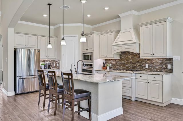 1645 Longwood Glen Lane, Friendswood, TX 77546