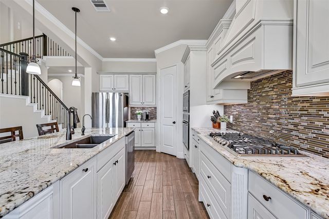 1645 Longwood Glen Lane, Friendswood, TX 77546