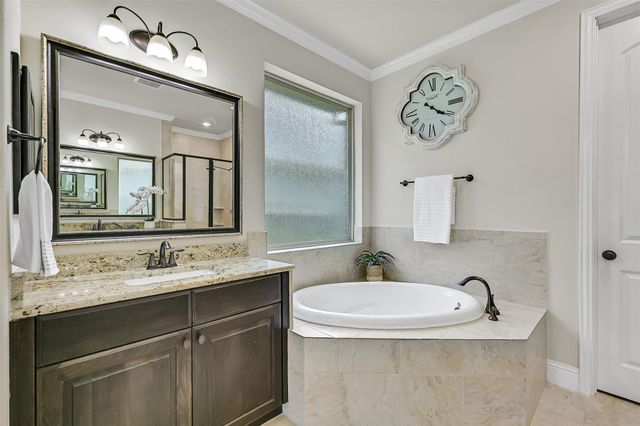 1645 Longwood Glen Lane, Friendswood, TX 77546