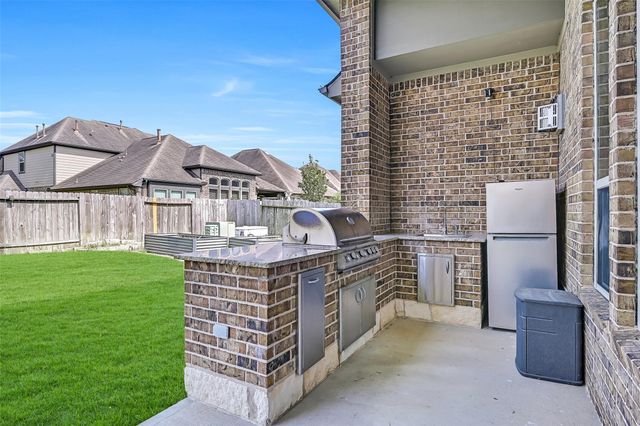 1645 Longwood Glen Lane, Friendswood, TX 77546
