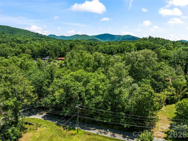 742 Hiawassee Avenue, Black Mountain, NC 28711