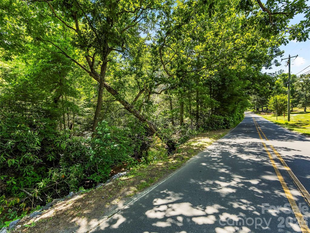 742 Hiawassee Avenue, Black Mountain, NC 28711