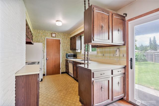 2586 Taylor, Longview, WA 98632