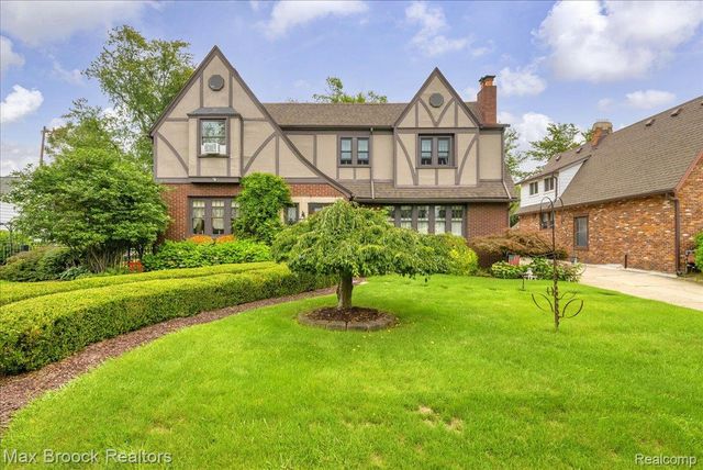 243 Cherokee Road, Pontiac, MI 48341