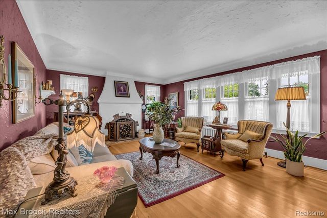 243 Cherokee Road, Pontiac, MI 48341