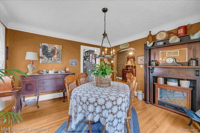 243 Cherokee Road, Pontiac, MI 48341