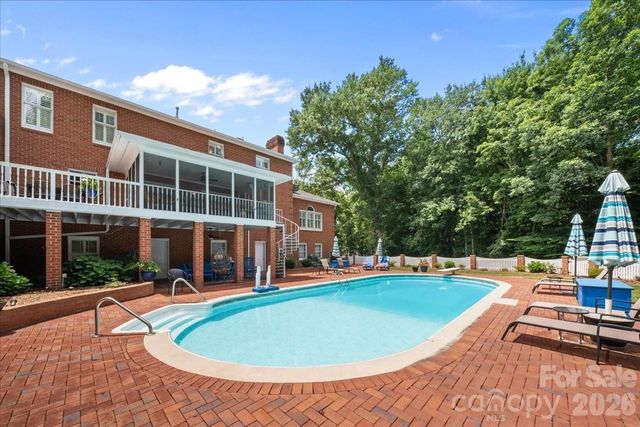 101 River Ridge Drive, Morganton, NC 28655