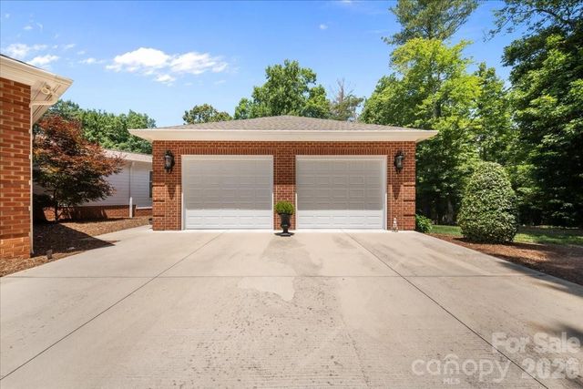 101 River Ridge Drive, Morganton, NC 28655